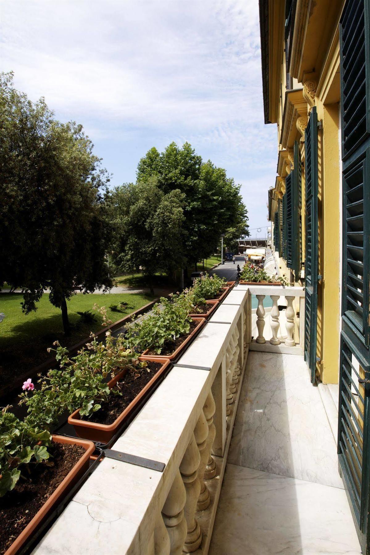 Lyric Hotel Levanto Exterior photo