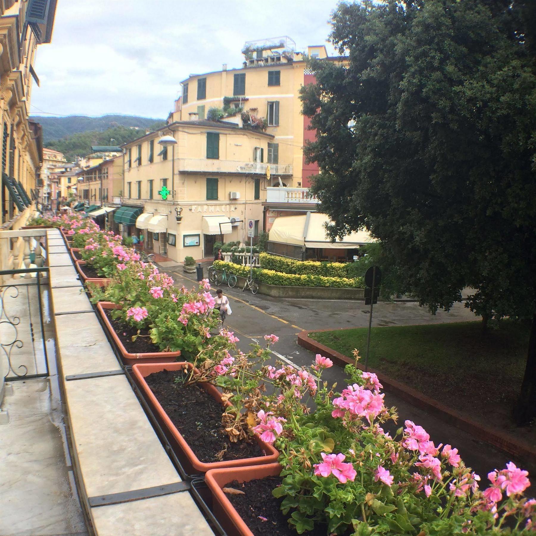 Lyric Hotel Levanto Exterior photo